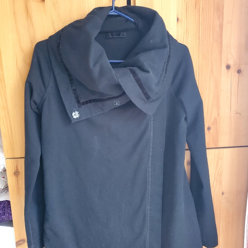 Lululemon Awareness Black Snap Front Cardigan size 4